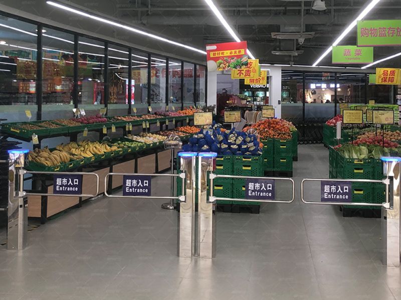 Zəncirli supermarketlər şaquli Amerika supermarket yelləncək qapısı quraşdırır